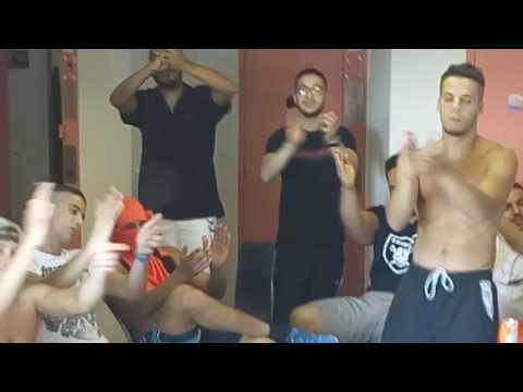 Ciężkie życie za kratami... a nie, czekaj...