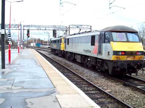 86604 and 90044 Crewe 20 - November - 2012