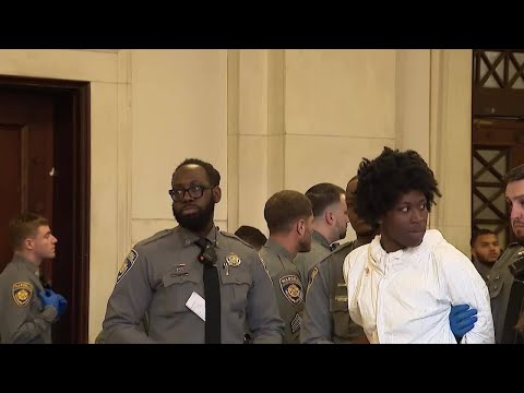 Chaotic video shows family in East Haven stabbing case shout, shove toward suspect in court