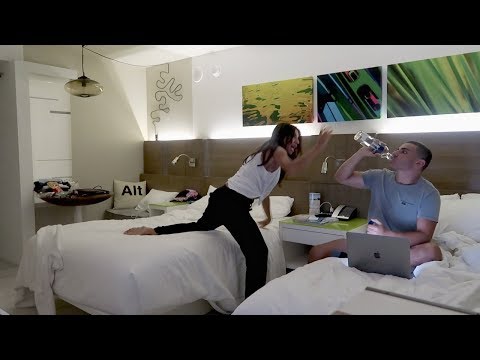 HOTEL DRINKING ON MOM