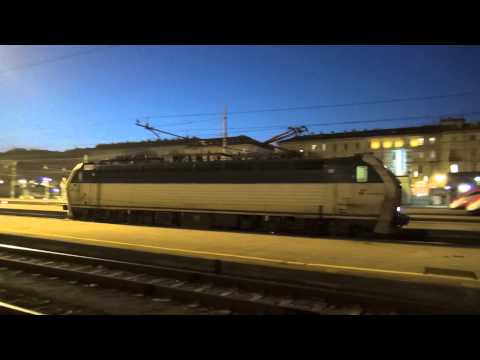 IL SALUTO DELLA 403. IN TRANSITO A TORINO PORTA NUOVA. 22 - 12 - 2014.