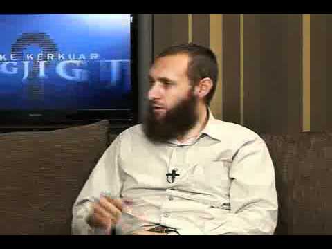 Çfarë duhet të veproj nëse në fund të rekatit të dytë, pas etehijatit i them... - 106.1