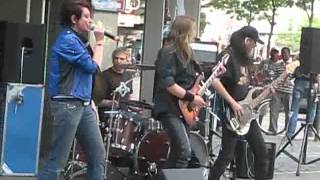 RAD KICK - Grandma' rocks to I AM BACK