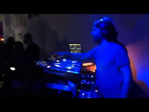 Nicola Zucchi DJ At Sui Club Discoteca Ancona Venerdi 10 Ottobre 2014