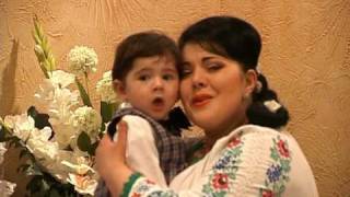 Download lagu Anisoara Dabija ,,Am un baiat ca o floare,,acompaniata de orchestra,,LAUTARII,, mp3