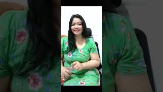 Download lagu BUNDA CANTIK GEMOY LAGI DUDUK SANTAI PAKAI DASTER HIJAU BIKIN NGILU GAK SIIH? mp3