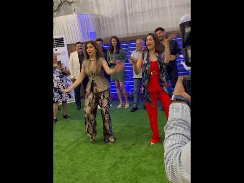 Madhuri Dixit & Urmila Matondkar FUN dance faceoff at Shabana Azmi's birthday bash 🤩 #shorts