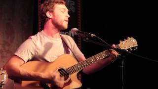 Phillip Phillips - &quot;Lead On&quot; (Live In Sun King Studio 92 Powered By Klipsch Audio)