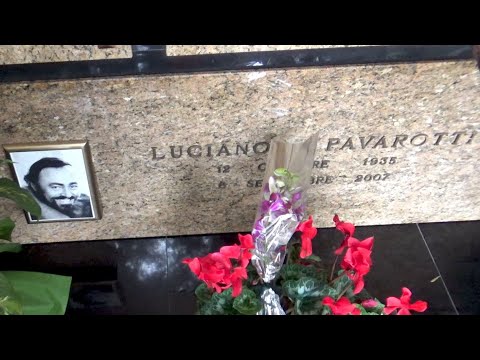 Luciano Pavarotti's grave, Cemetery of Montale, Montale, Modena, Emilia-Romagna, Italy, Europe