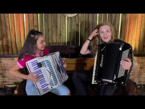 Olha o improviso da Isa de 12 anos no acordeon! É de arrepiar!