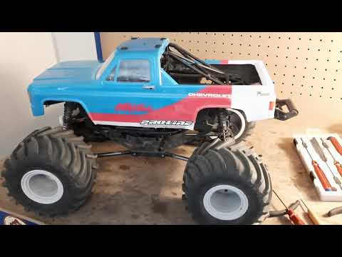 RC Quick Tip:  Losi LMT Monster Truck. JERRC axle braces mod.