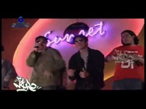 BLANCO Y NEGRO - 2 MUJERES EN LA DISCO AÑO 2004