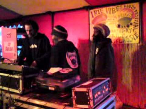 InI Oneness, Idren Natural & Ras Iyah ft. Forward Fever pon di Itrols [ Beljam ]