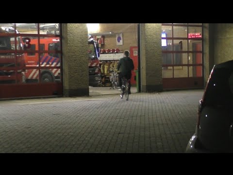 Opkomst en uitruk Brandweer Krommenie en Wormerveer met spoed naar een Afhijsing in Krommenie