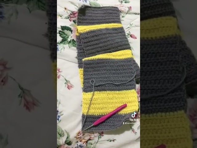 Vídeo relacionado con Cinereplicas - Animales Fantásticos - Bufanda - Ultra Suave - Newton Scamander - Licencia Oficial - 190 cm - Gris y Amarillo