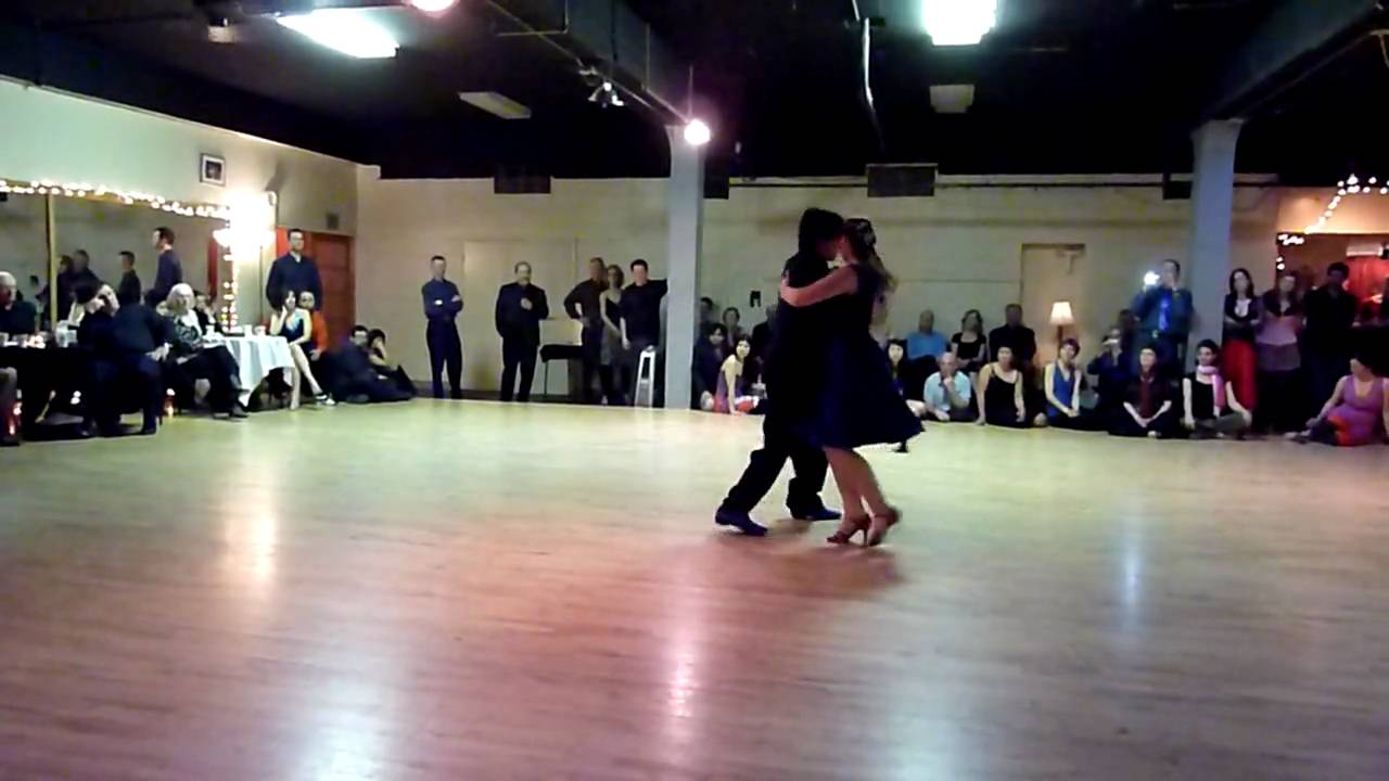 Ariadna Naveira y Fernando Sanchez Seattle 1 of 4