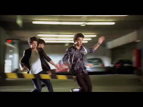 Jonas Brothers film clip - cut to the chase