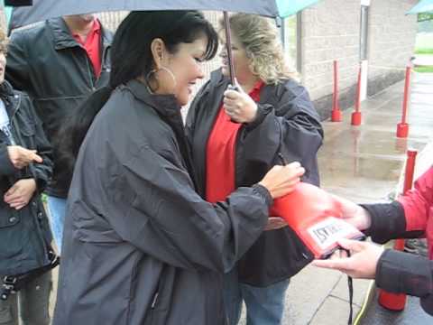 Mia St. John signs autographs for The SI KING 6-7-13