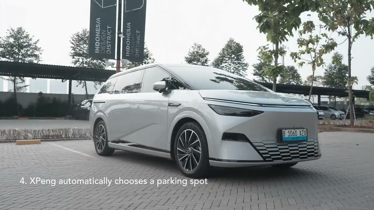 Fitur Driverless Autoparking Unit Luxury MPV XPENG X9