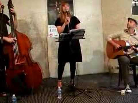 "Imbecile" à la Fnac Saint Lazare samedi 9 juin 2007