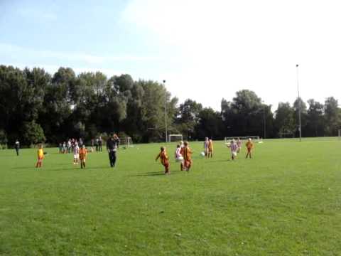 1e bekerwedstrijd Geinoord F5