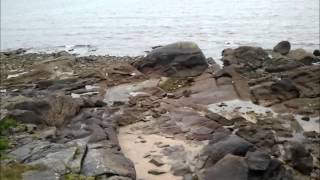 preview picture of video 'AJ Concarneau - Ressac par basse mer'