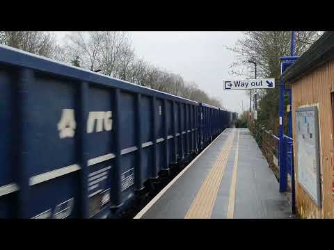 Class 66076/66111 Passing Denham Golf Club ( Acton T.C. - Quainton Railhead ) 14/01/23