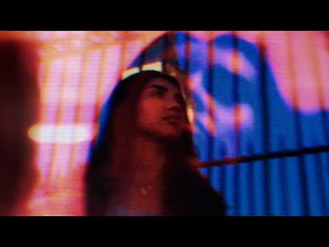 Martin Garrix & Arcando - Set Me Free feat. Bonn