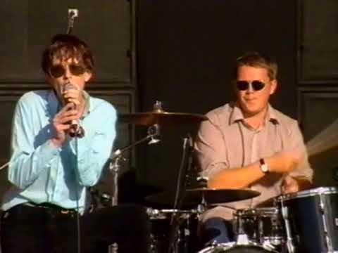 Pulp - Common People at Reading Festival 1994 (the first) + 2011 (the best)