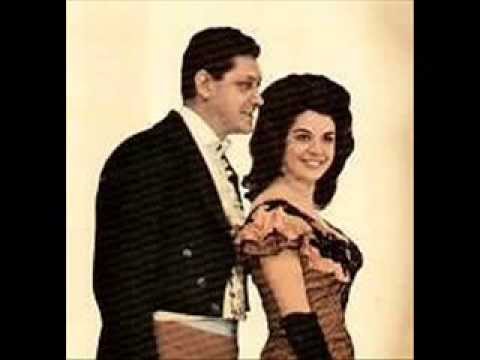 Gianna Galli e Luciano Virgili : "Canto d'amore indiano" da "Rose Marie" (Friml - Zanciro)