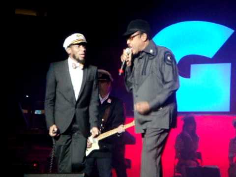 Gorillaz - Stylo (feat. Mos Def & B. Womack - LIVE at the MSG)