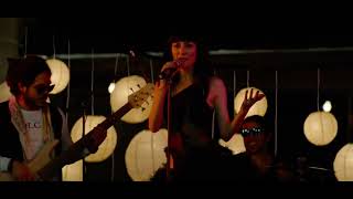 Bilingual Girl - Cucu Diamantes (The Other Woman)