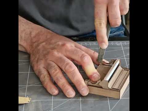 Episode 29 - Le piano #architecture #maquette #lieusaint #artisan #magicmirror