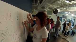 Main dans la main contre l’intimidation