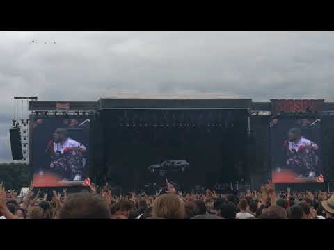 Limp Bizkit - take a look around /Graspop Metal Meeting 2018/ (A girl in a wheelchair on the stage)