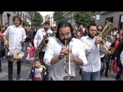 Nola Brass Band: "When the Saints Go Marching In" - Busking in Madrid