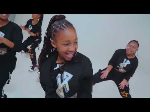 HLONI - KUMNANDI (VISUALIZER)  feat K-Zaka, Luigi & Sai Sailas (THE FARIDAS)