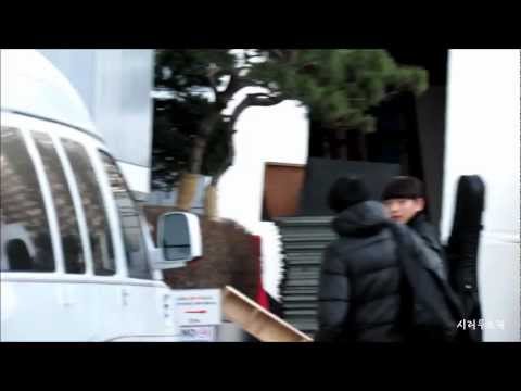 130310 인기가요 출근 2AM