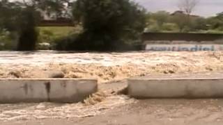 preview picture of video 'Enchente  de São Caitano 2004 p3'