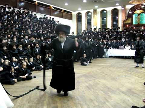 Satmar - Viznitz Wedding in Boro Park   Rabbi Yisrael Hager Mitzvah tantz 1