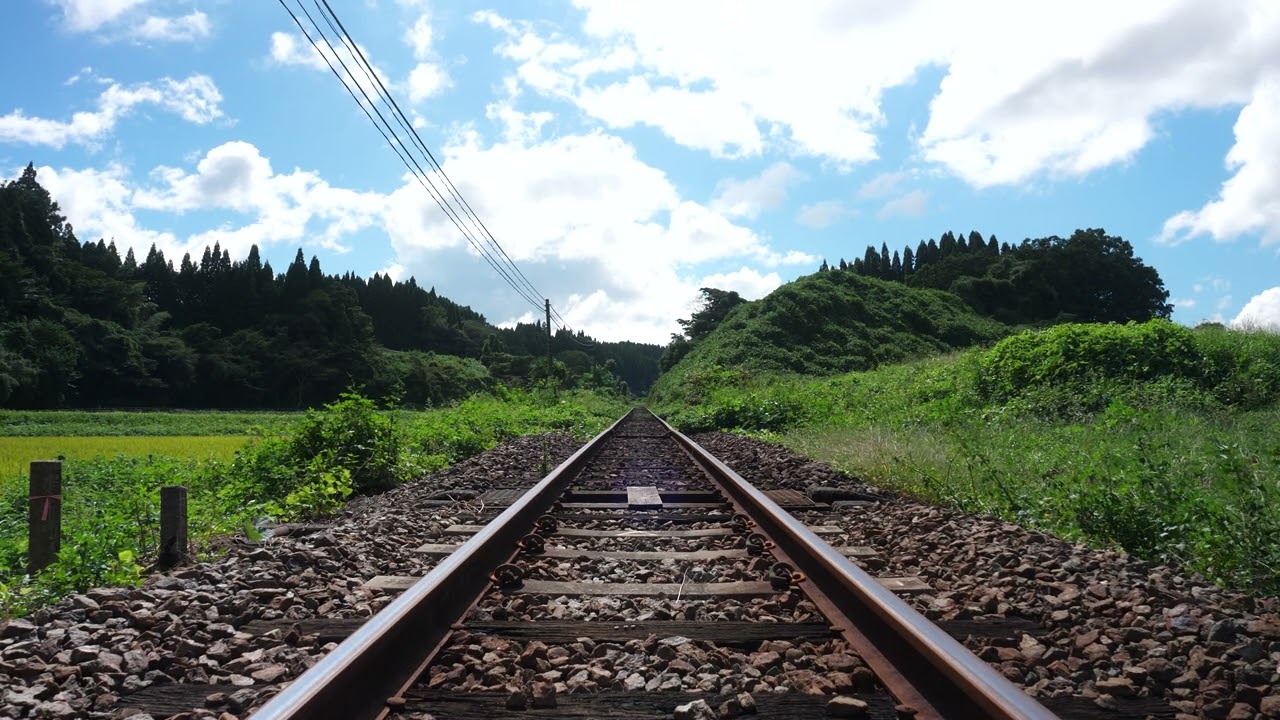 線路と青空／railroad tracks and blue sky／z0068