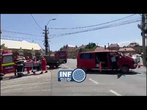 INFOHuedin.ro - Accident pe strada Horea din Huedin. Detalii în descriere