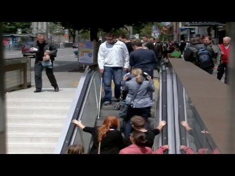Epic!!!! Blind man Prank in Munich/Blinder Mann in München - Comedy Street Staffel XXL