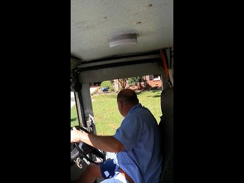 Retiring mailman gets heartfelt farewell from residents