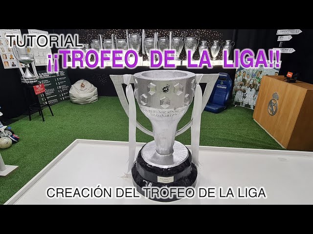 Vídeo relacionado con Trofeo de fútbol Larius - ST2 (con texto personalizado, dorado)