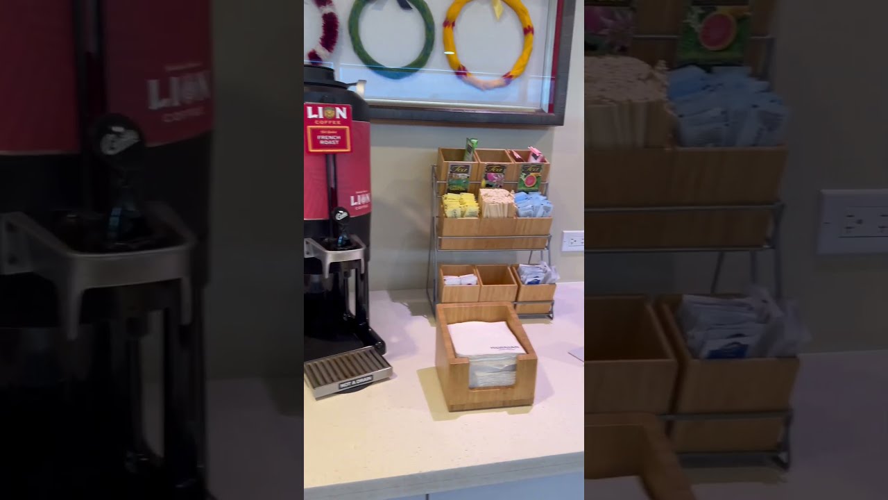 Hawaiian Airlines Premier Club Lounge thumbnail