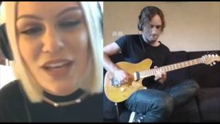Download lagu Flashlight - Jessie J & Andre Antunes | Guitar Solo | Smule Sing! mp3 Download lagu Flashlight - Jessie J & Andre Antunes | Guitar Solo | Smule Sing! mp3