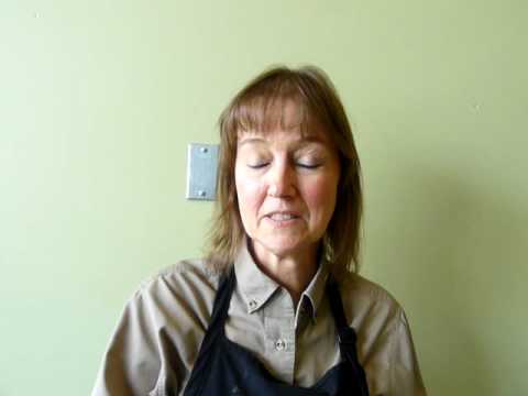 Noreen wishing Auntie Beryl a happy birthday !!