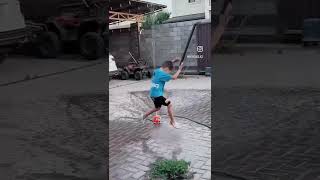 Брызгающий осьминог Water spray octopus. Летние игры