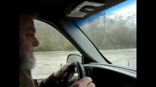 preview picture of video 'Pistol River flooding 12/28/08'